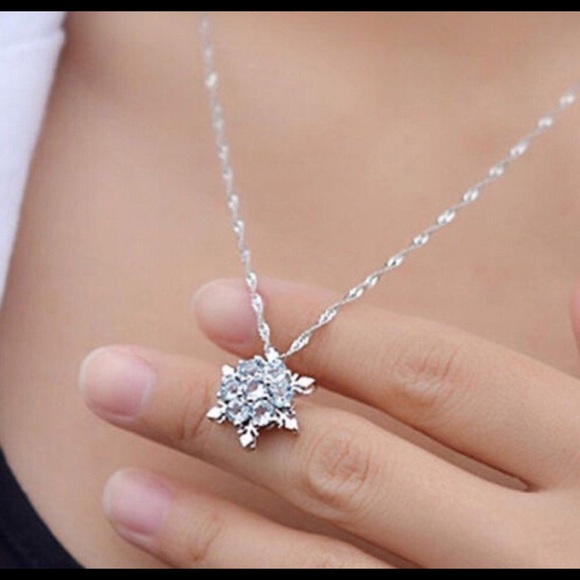 Snow flake pendant