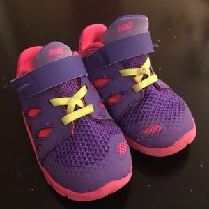 ❌ SOLD ❌ Nike pink and purple sneaker