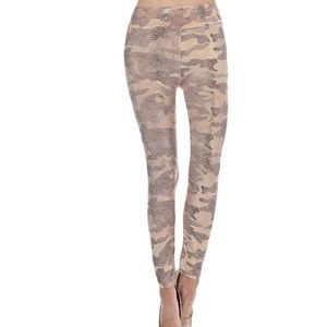 NWT Sexy Camo Shiny Leggings One size