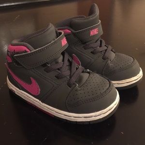 Nike High top girl sneaker