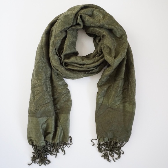 🔺SOLD🔻Pashmina Scarf in Dark Green
