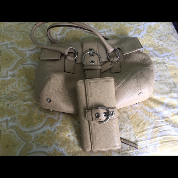 Coach purse with wallet