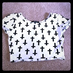 Crucifix fitted crop top