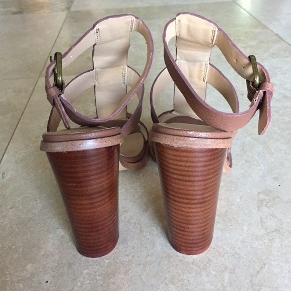 ✨AMAZING✨On Trend Block Heel Sandals from Joe's - Picture 3 of 4