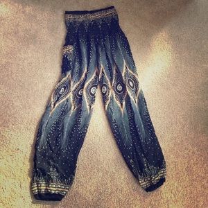 Fitted ankle, peacock hippy pants