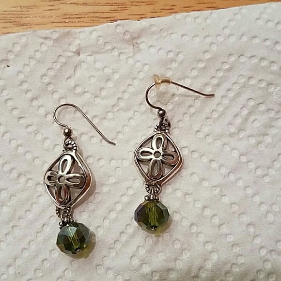 Earrings with green gem - Picture 1 of 1
