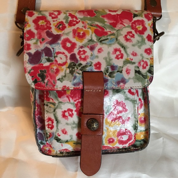SOLD NWOT Patricia Nash leather lari floral 💕