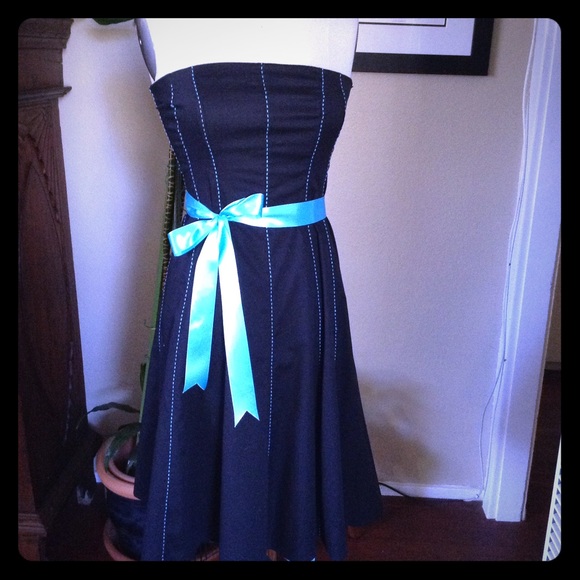 🍾 Black and subtle teal striped party dress 👍🎊
