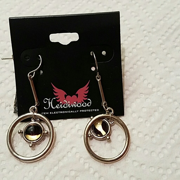 Dangle earrings. - Picture 1 of 1