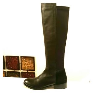 Over the knee black boits