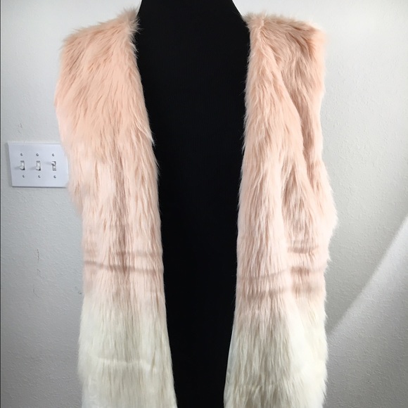 Gianni Bini Jackets & Blazers - NWT Gianni Bini Faux Fur Vest