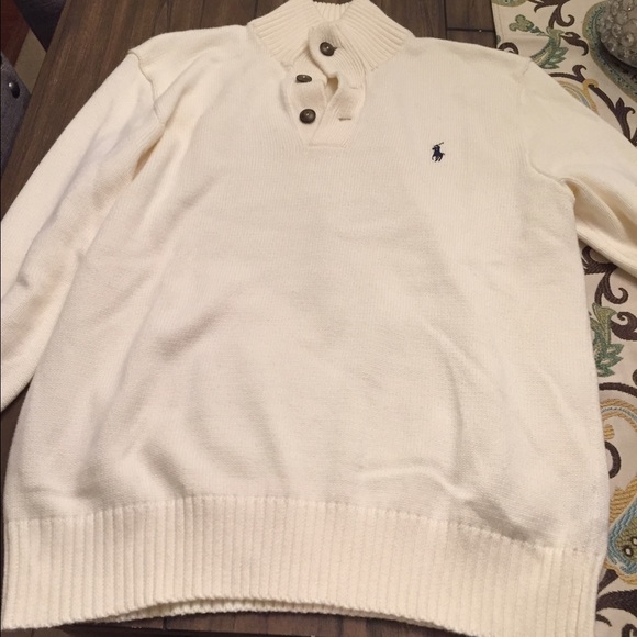 Brand New Men's Ralph Lauren Sweater. Size Medium