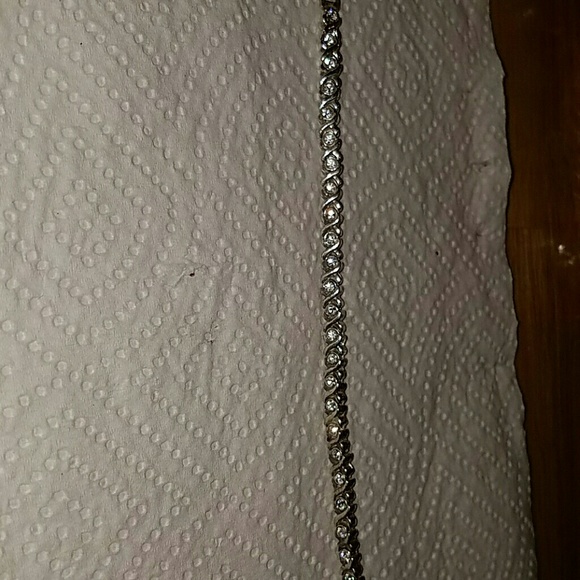 Costume jewelry - Picture 1 of 1