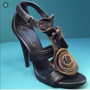 Bcbg Zipper rose sandal