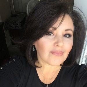 Meet your Posher, Yolanda