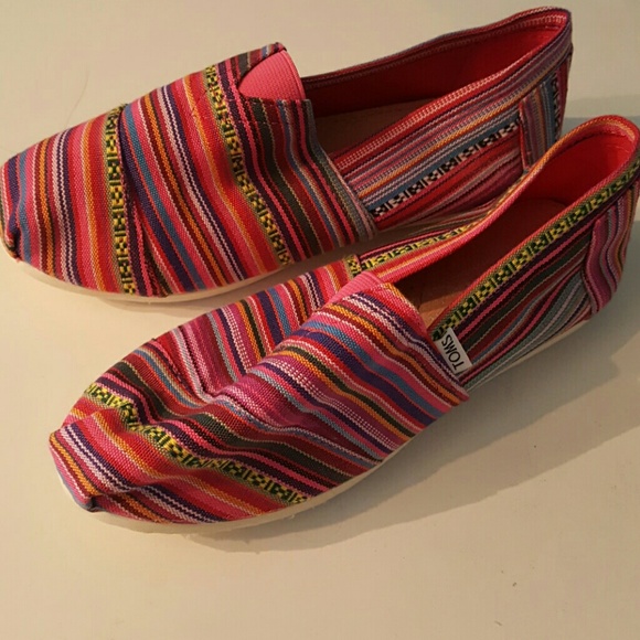Toms canvas shoes