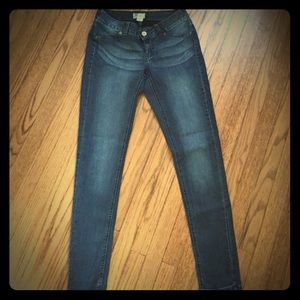 MUDD Like New stretchy skinny jeans 7