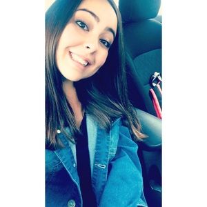 Meet your Posher, Alyssa