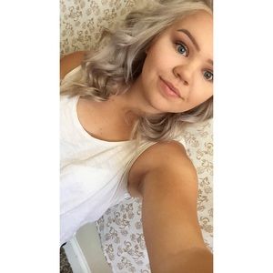 Meet your Posher, Brenna