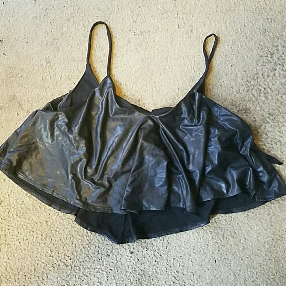 Black crop top tank - Picture 1 of 1