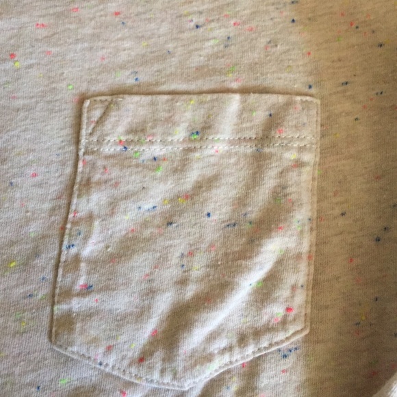 Cute basic top - Picture 3 of 3