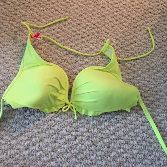 A little worm vs swim top