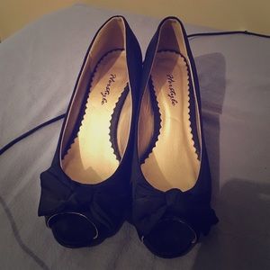 Black shoes size 7