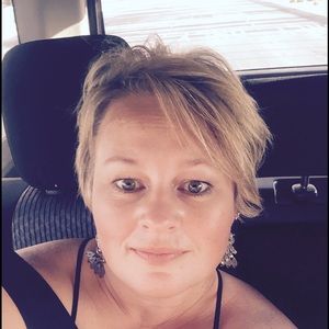 Meet your Posher, Angie