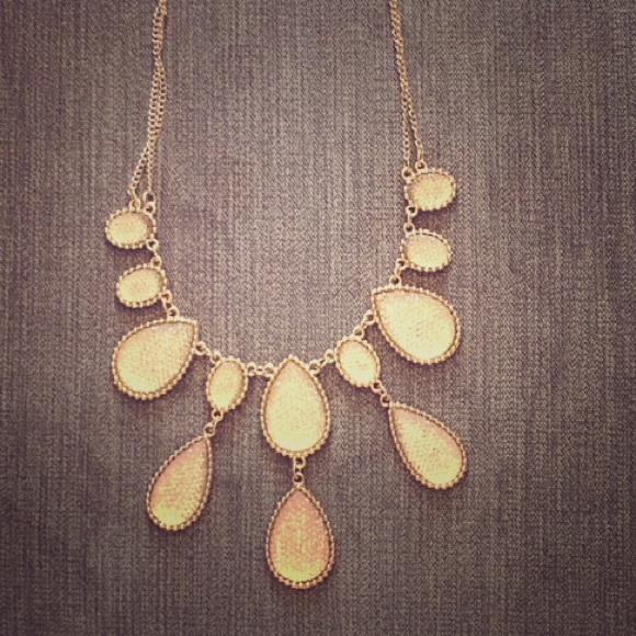 Beautiful Gold Necklace !