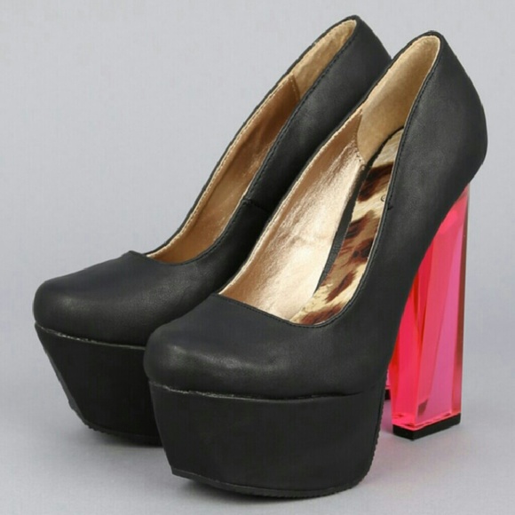 Qupid Monte-02 Party Pump Never Worn / In Box