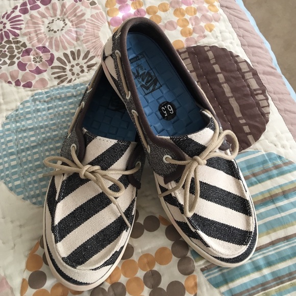 Vans boat shoes size 6.5