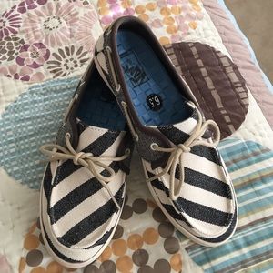 Vans boat shoes size 6.5