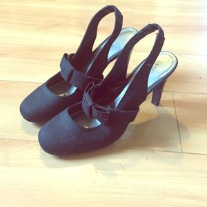 Maryjane style black pumps