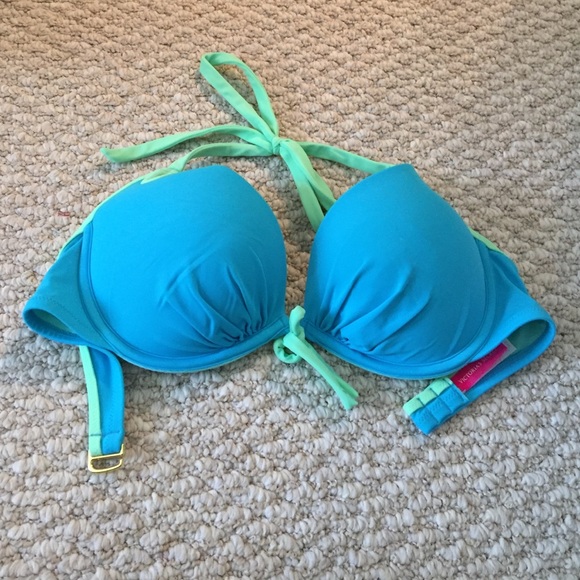 Super cute multi color vs top