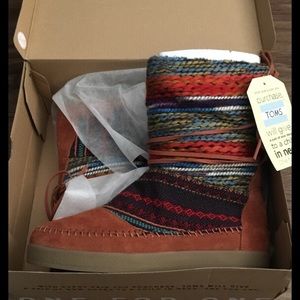Cute lil TOMS Nepal booties