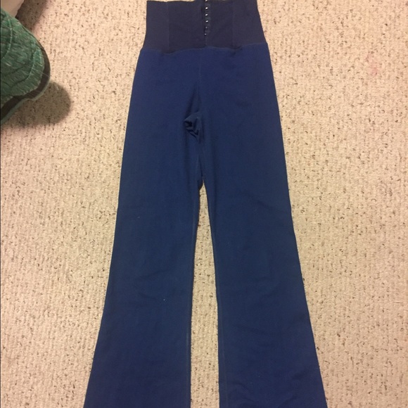 Lulu lemon waist tightener yogas