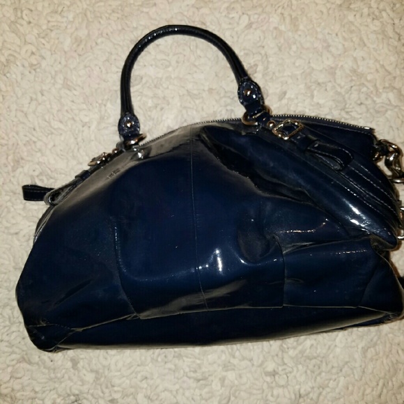 Authentic coach purse - Picture 2 of 4
