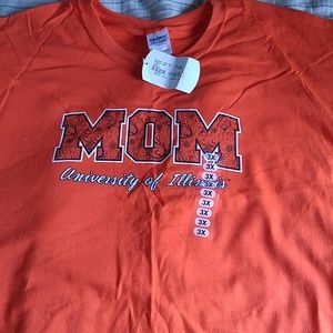 University of Illinois Mom shirt