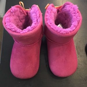 Toddler Uggs size 4/5