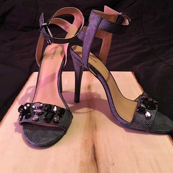 Jeweled Textured heels