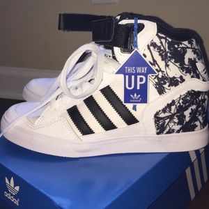 Adidas Extaball UP Women's Size 7