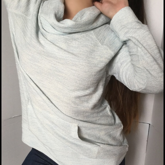 NWT Lou & Grey turtleneck 🍂