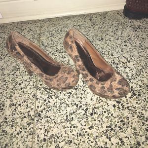 Leopard heels !!