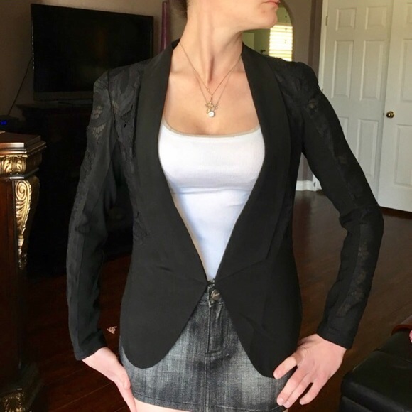 Gracia Black Blazer with Lace - Picture 2 of 2
