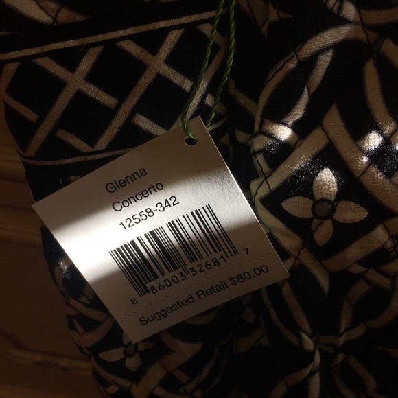 BRAND NEW Vera Bradley b&w print bag - Picture 2 of 2