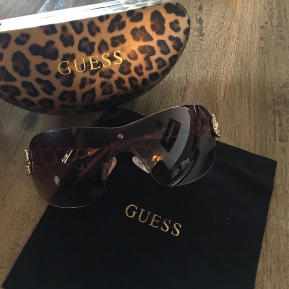 Sassy Guess Sunglasses!