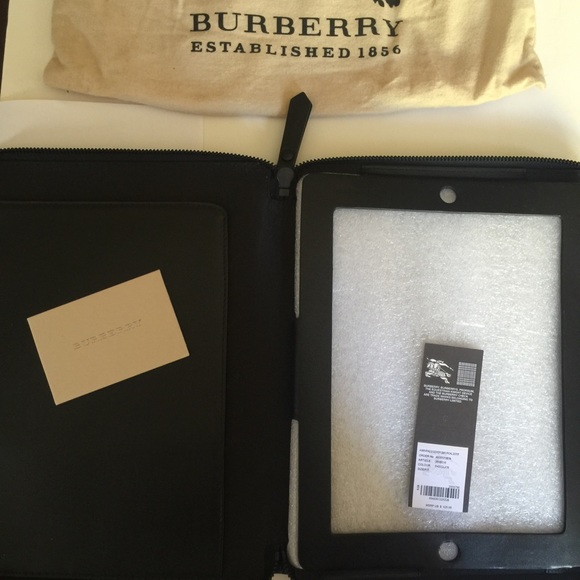BURBERRY IPAD CASE - Picture 2 of 3