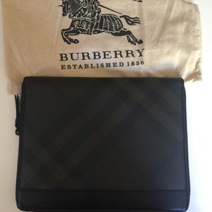 BURBERRY IPAD CASE