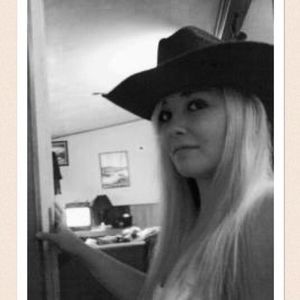 Meet your Posher, Brittani