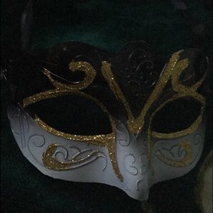 Masquerade mask only worn once